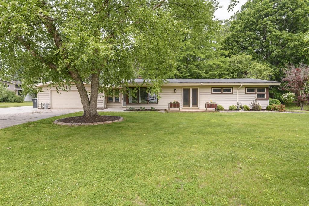 5601 S 115th STREET, Hales Corners, WI 53130
