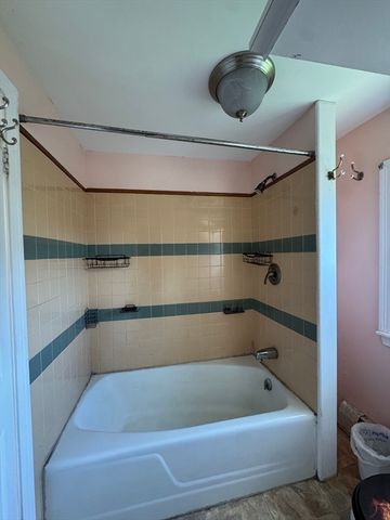 28 Crane Street, Swansea, MA 02777