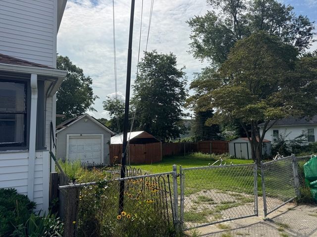 28 Crane Street, Swansea, MA 02777