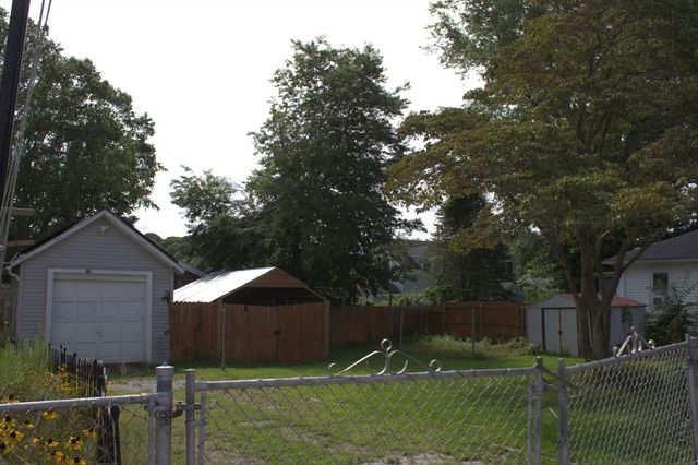 28 Crane Street, Swansea, MA 02777