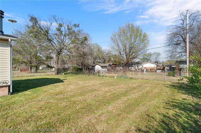 8005 Holly Avenue, Fort Smith, AR 72908