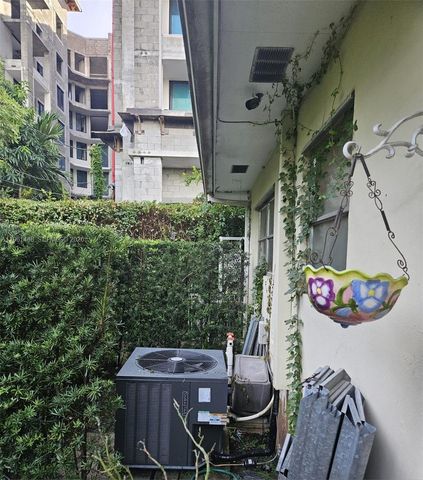 345 Malaga Ave, Coral Gables, FL 33134