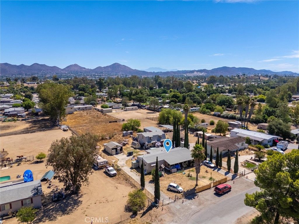 Image 3 of property listing at 20288 Union, Wildomar, CA 92595