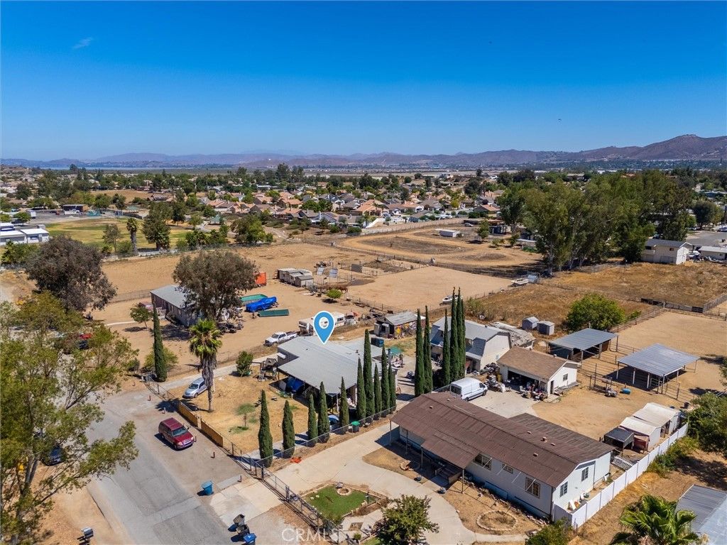 Image 4 of property listing at 20288 Union, Wildomar, CA 92595