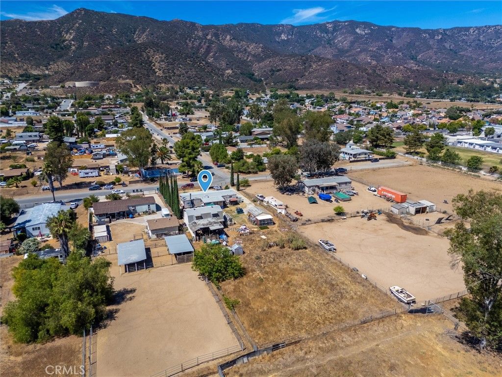 Image 5 of property listing at 20288 Union, Wildomar, CA 92595