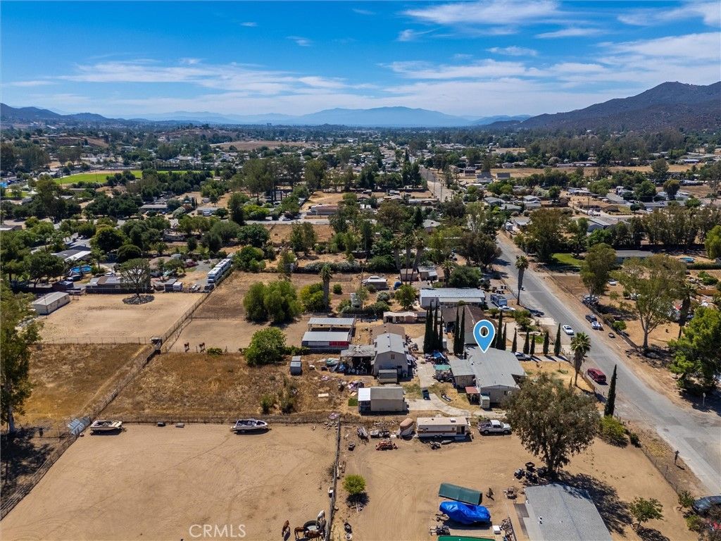 Image 8 of property listing at 20288 Union, Wildomar, CA 92595