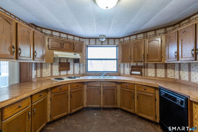 65 Colchester Commons, Colchester, CT 06415