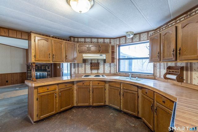 65 Colchester Commons, Colchester, CT 06415