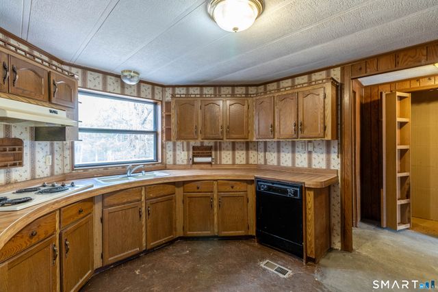 65 Colchester Commons, Colchester, CT 06415