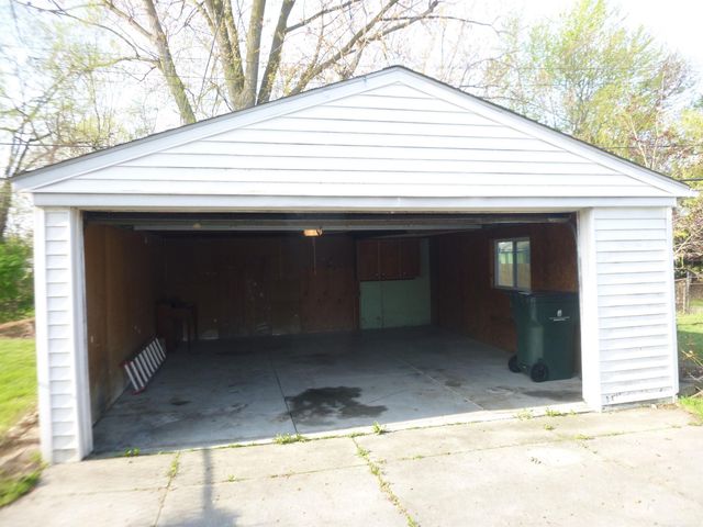 21616 Lanse Street, St Clair Shores, MI 48081
