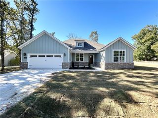8 Huskins Circle, Bella Vista, AR 72715