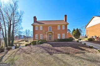 110 Amsterdam Drive SW, Lilburn, GA 30047