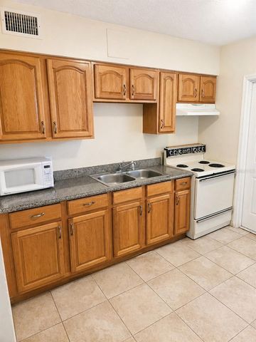 1778 YALE STREET S, St Petersburg, FL 33712