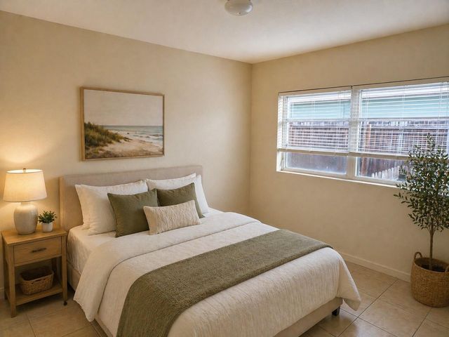 1778 YALE STREET S, St Petersburg, FL 33712