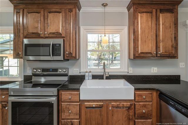 3847 S MAIN Street, Hope Mills, NC 28348