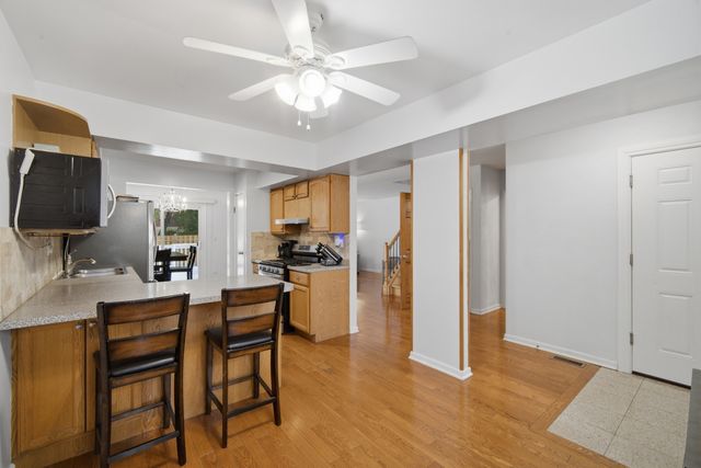 411 Hickory Drive 411, Wheeling, IL 60090