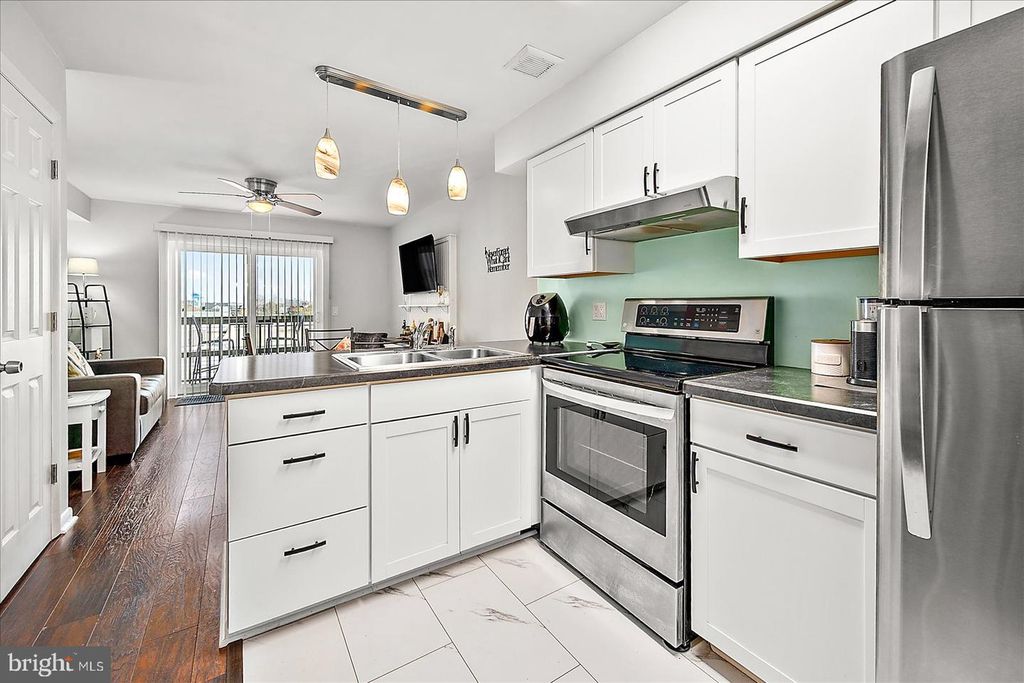 Image 14 of property listing at 104 127TH ST #35201, Ocean City, MD 21842