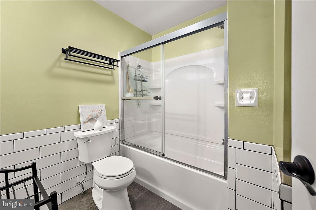 Image 23 of property listing at 104 127TH ST #35201, Ocean City, MD 21842