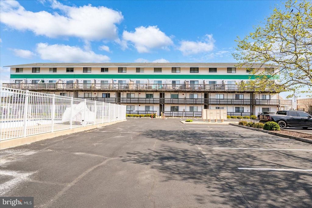 Image 31 of property listing at 104 127TH ST #35201, Ocean City, MD 21842