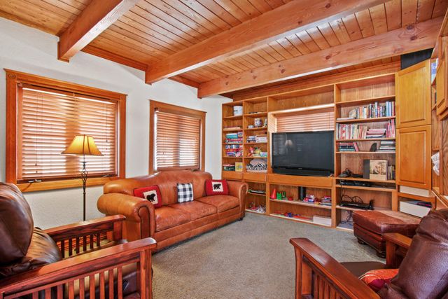 43630 Rainbow Lane, Angelus Oaks, CA 92305