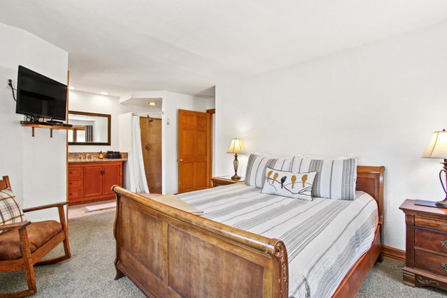 43630 Rainbow Lane, Angelus Oaks, CA 92305