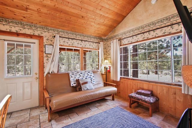 43630 Rainbow Lane, Angelus Oaks, CA 92305