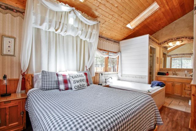 43630 Rainbow Lane, Angelus Oaks, CA 92305