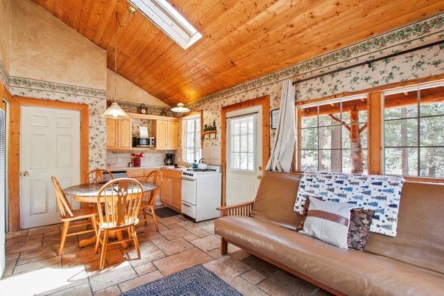 43630 Rainbow Lane, Angelus Oaks, CA 92305