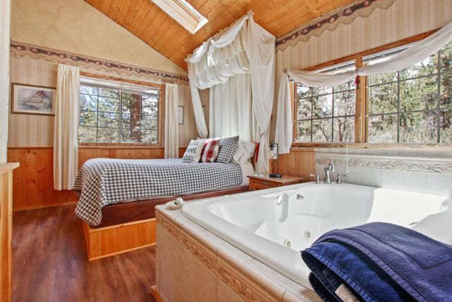 43630 Rainbow Lane, Angelus Oaks, CA 92305