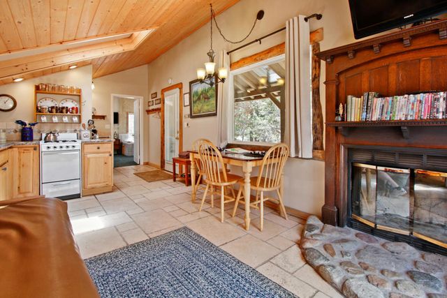 43630 Rainbow Lane, Angelus Oaks, CA 92305