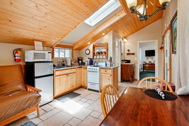 43630 Rainbow Lane, Angelus Oaks, CA 92305