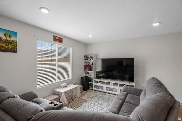 8552 W CORDERO DR, Magna, UT 84044