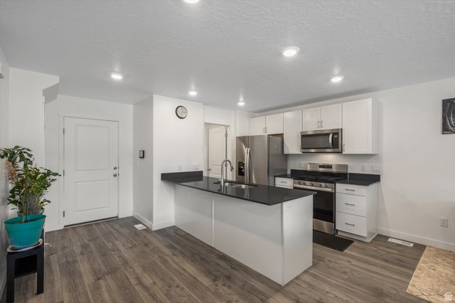 8552 W CORDERO DR, Magna, UT 84044