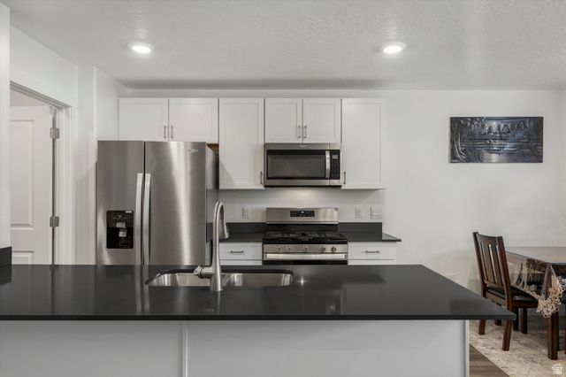 8552 W CORDERO DR, Magna, UT 84044