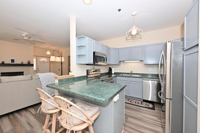 3120 S Toldt PARKWAY, West Allis, WI 53227