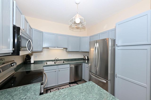 3120 S Toldt PARKWAY, West Allis, WI 53227