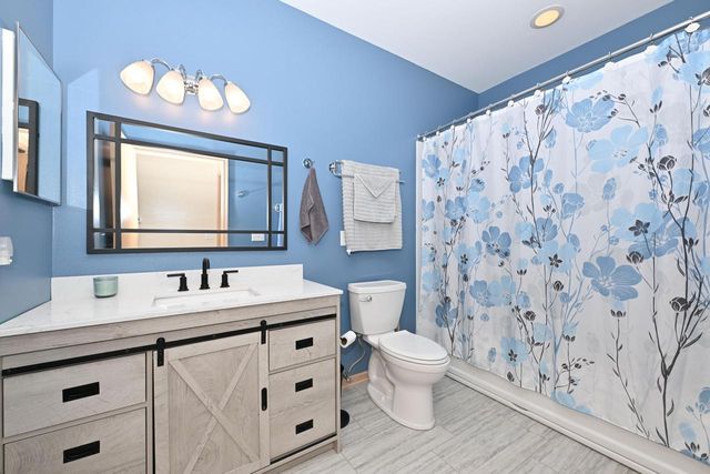3120 S Toldt PARKWAY, West Allis, WI 53227