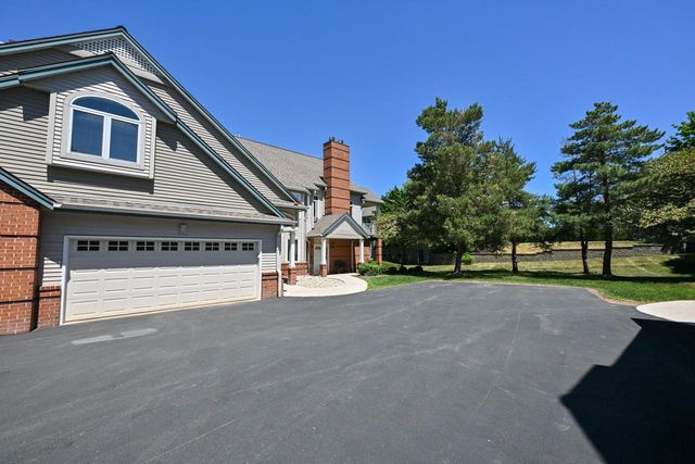 3120 S Toldt PARKWAY, West Allis, WI 53227