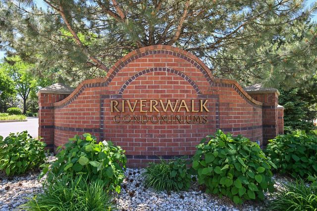 3120 S Toldt PARKWAY, West Allis, WI 53227