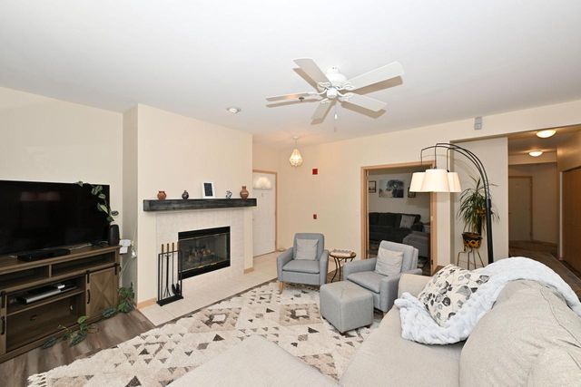 3120 S Toldt PARKWAY, West Allis, WI 53227