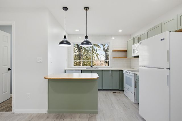 335 Columbia Ave, Centerville, TN 37033