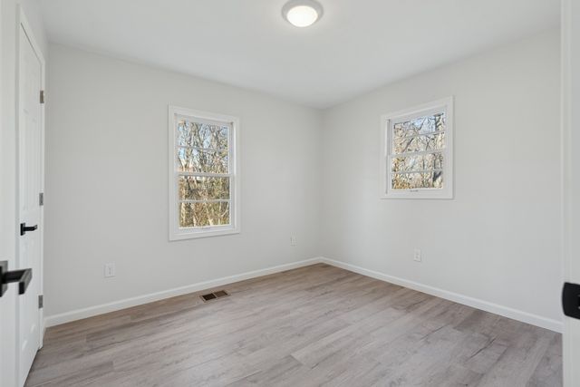 335 Columbia Ave, Centerville, TN 37033