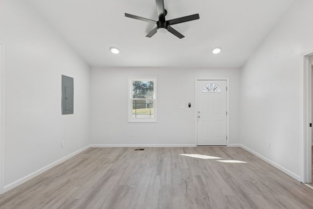 335 Columbia Ave, Centerville, TN 37033