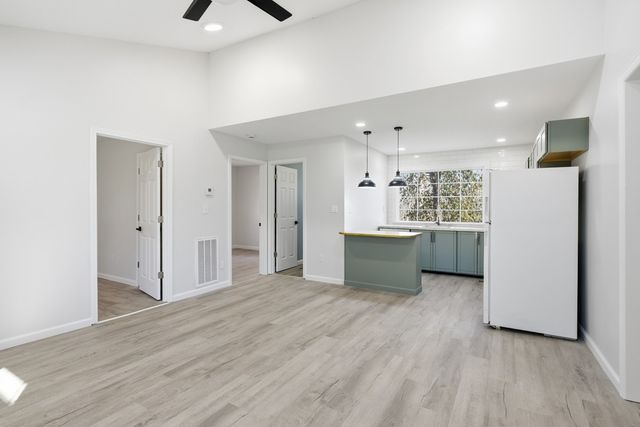 335 Columbia Ave, Centerville, TN 37033