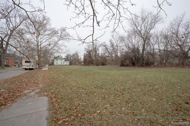 561 Smith Street, Detroit, MI 48202