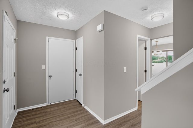 2893 Barrows Road, Columbus, OH 43232