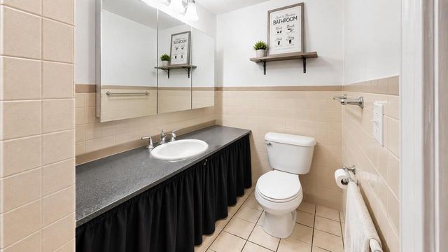 9205 S Chicago ROAD, Oak Creek, WI 53154