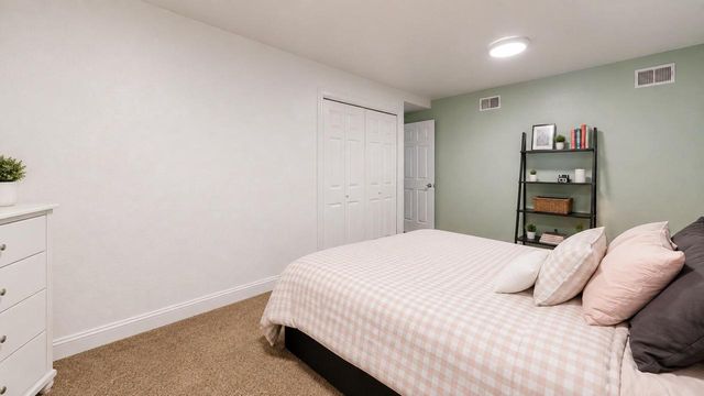 9205 S Chicago ROAD, Oak Creek, WI 53154