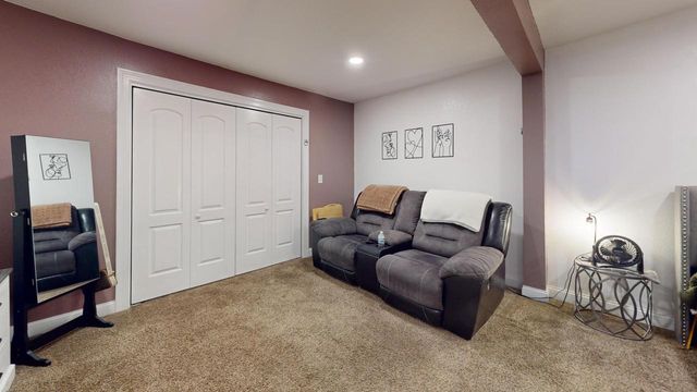 9205 S Chicago ROAD, Oak Creek, WI 53154