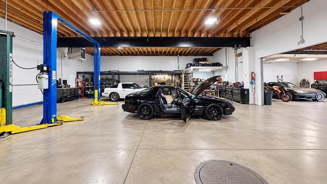 9205 S Chicago ROAD, Oak Creek, WI 53154